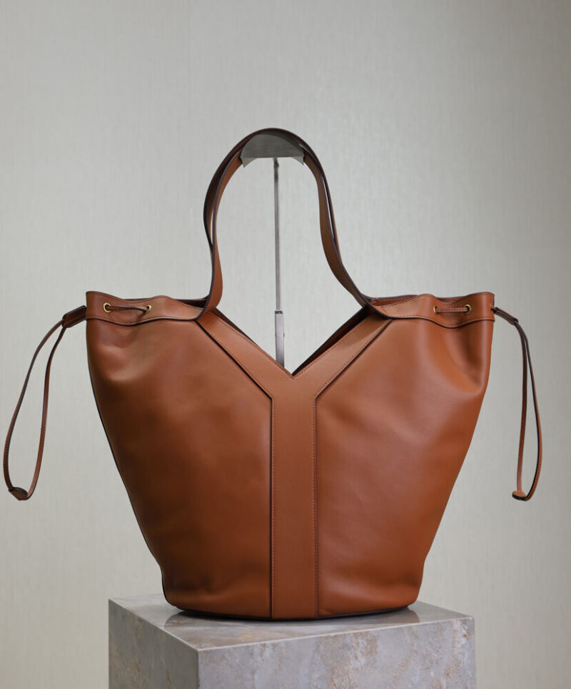 Saint Laurent Y Large Hobo In Leather 833160